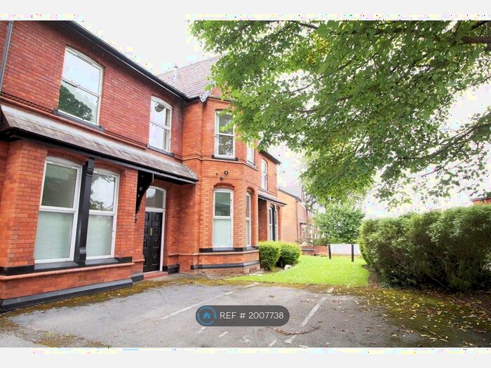 2 Bedroom Flat To Rent In Werneth Court, Hyde, SK14