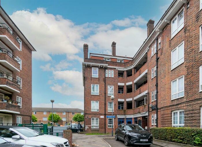3 Bedroom Flat To Rent In Carbroke House, Templecombe Road, London, E9