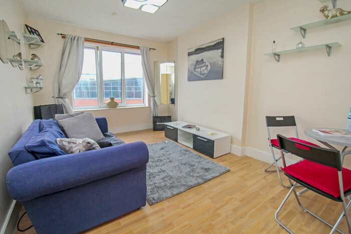 1 Bedroom Apartment To Rent In Kendal Walk, Burley, Leeds, LS3