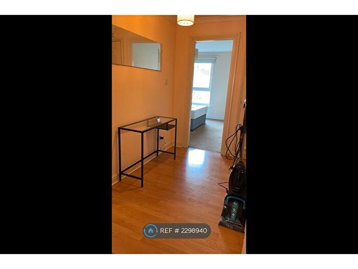 2 Bedroom Flat To Rent In Hayburn Street, Glasgow, G11