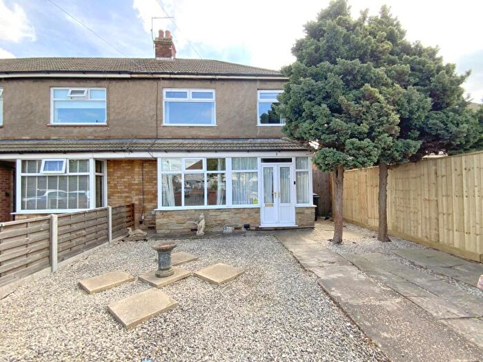 3 Bedroom End Of Terrace House For Sale In Winston Avenue, Grimsby, DN34