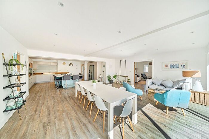 5 Bedroom Detached House For Sale In Barton Road, Butleigh, Somerset, BA6