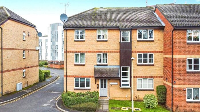 1 Bedroom Apartment For Sale In Muirfield Close, Reading, Berkshire, RG1