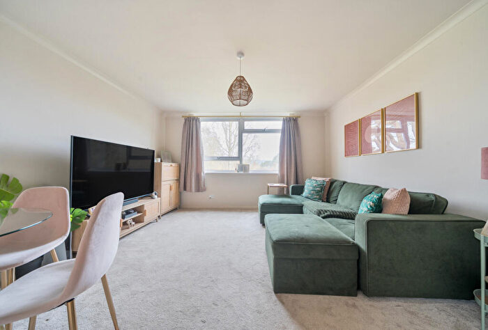 1 Bedroom Apartment For Sale In Blackborough Road, Reigate, Surrey, RH2