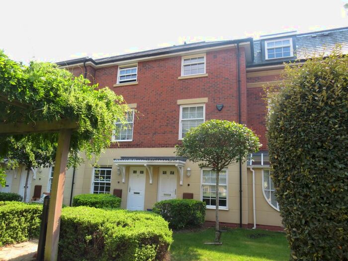 3 Bedroom House To Rent In John Cullis Gardens, Leamington Spa, CV32