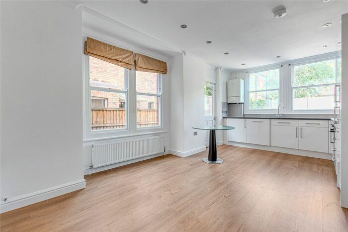 2 Bedroom Flat To Rent In Barcombe Avenue, Streatham Hill, SW2