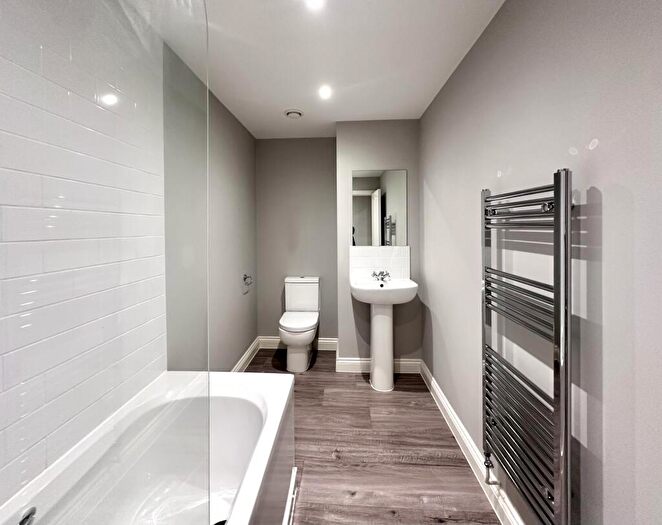 2 Bedroom Apartment To Rent In Selbourne, BN3