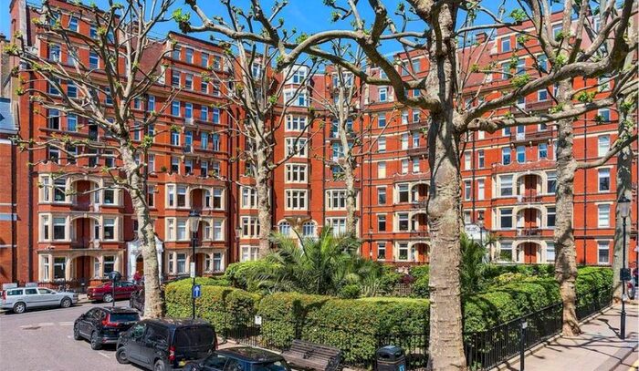 4 Bedroom Flat To Rent In Iverna Court, Kensington, W8
