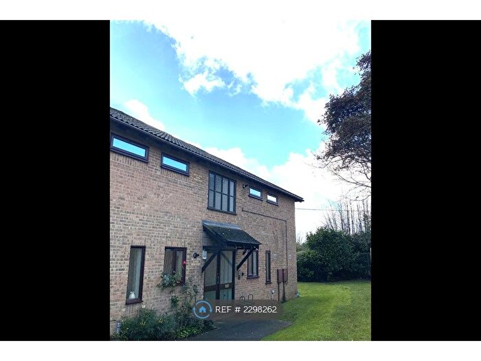 1 Bedroom Flat To Rent In Little Greencroft, Chesham, HP5