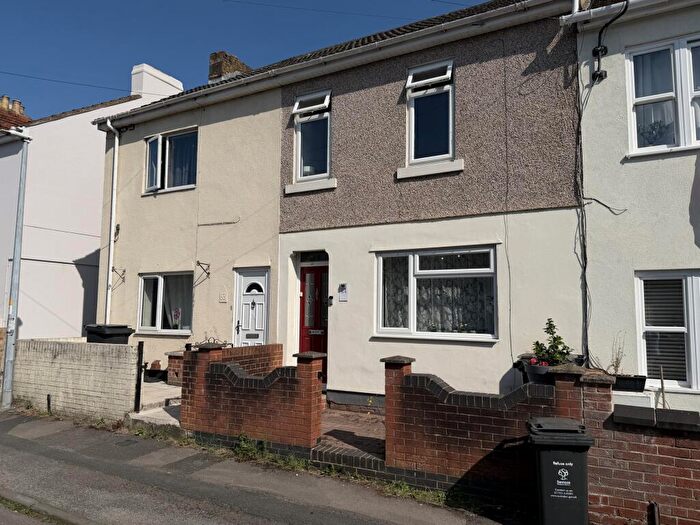 3 Bedroom Terraced House For Sale In Redcliffe Street, Swindon, Wiltshire, SN2
