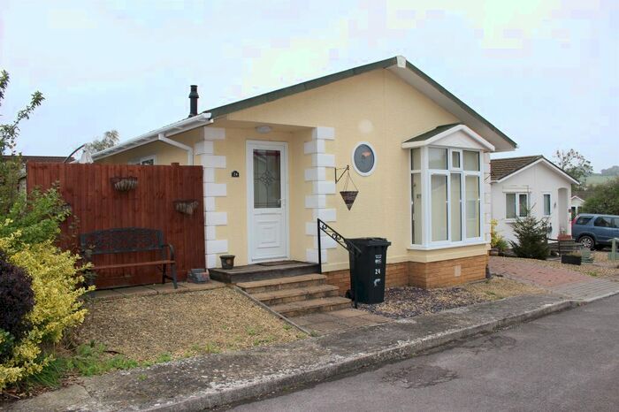 2 Bedroom Mobile/park Home For Sale In Orchard Park, West Camel, Yeovil BA22