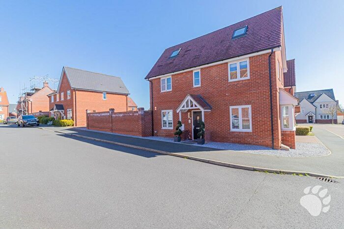5 Bedroom Link Detached House For Sale In Bruton Link, 'The Dunton Fields Estate', Laindon, SS15