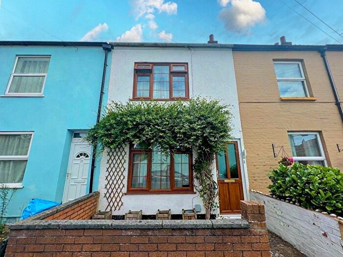 2 Bedroom Terraced House To Rent In Cherry Grove, Taunton, TA2