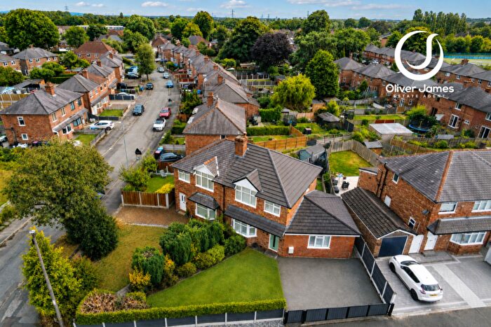 4 Bedroom Semi Detached House For Sale In Boundary Road, Irlam, M44