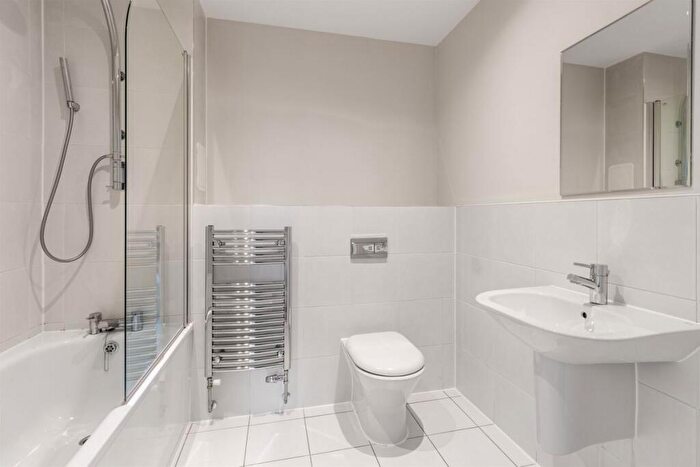 2 Bedroom Flat To Rent In Fizzy Poplar, Lindfield Street, Poplar, E14