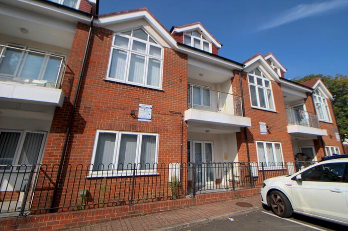 1 Bedroom Flat To Rent In Bennetts Yard, Uxbridge, UB8