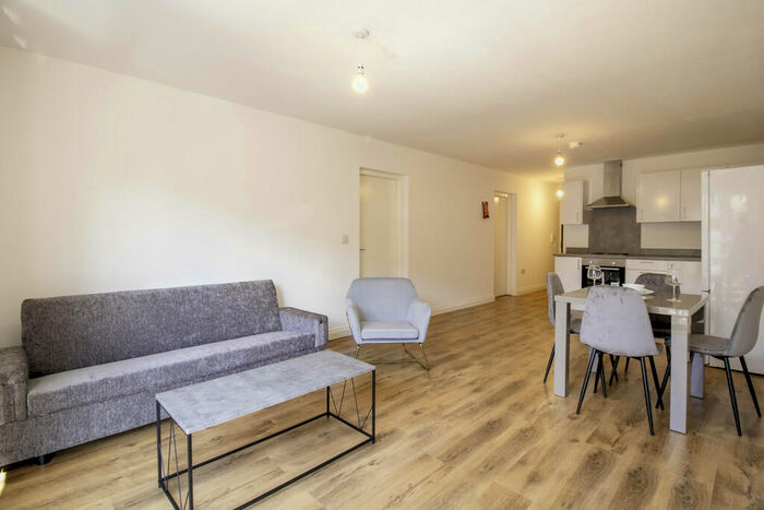 2 Bedroom Apartment To Rent In Park Residence, Holbeck, Leeds, LS11