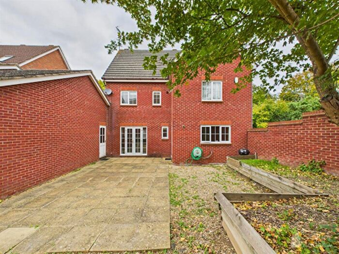 5 Bedroom Detached House For Sale In Quantock Close, Great Ashby, Stevenage, SG1
