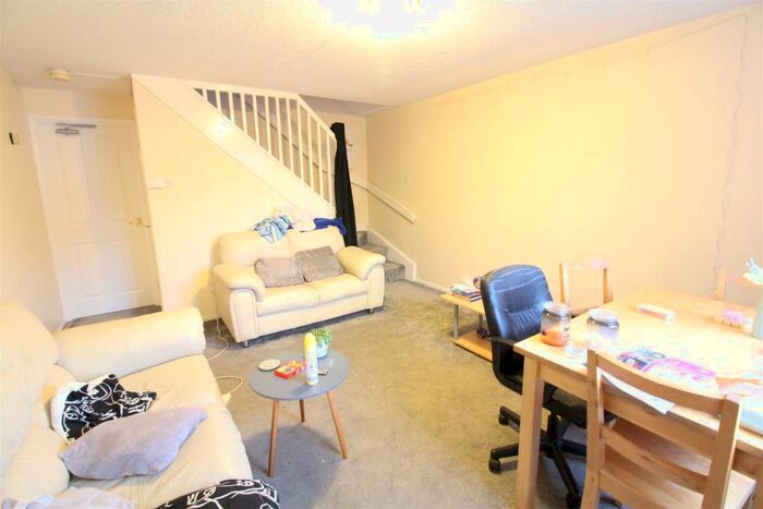 2 Bedroom Detached House To Rent In *&#;pppw* Grinsbrook, Lenton, Nottingham, NG7