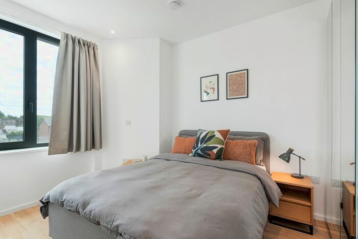 2 Bedroom Flat To Rent In Queens Road, Reading, RG1