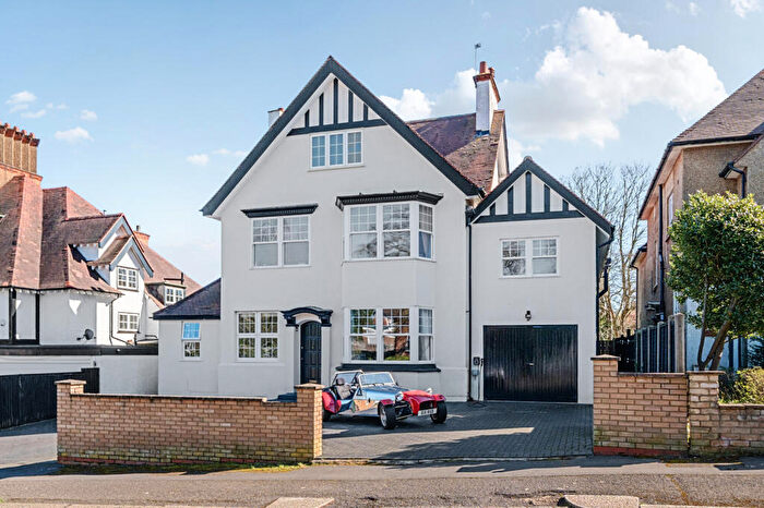6 Bedroom Detached House For Sale In Lyonsdown Avenue, New Barnet, EN5