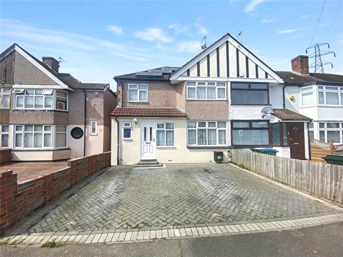 4 Bedroom End Of Terrace House For Sale In Ramillies Road, Sidcup, Kent, DA15