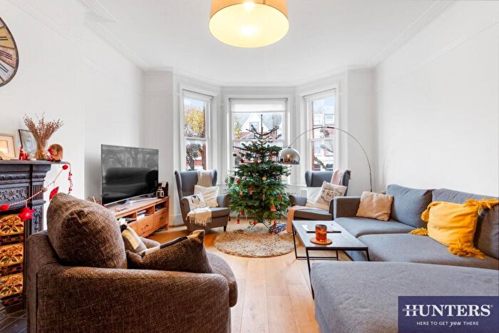 2 Bedroom Apartment For Sale In Lyncroft Mansions, Lyncroft Gardens, West Hampstead, NW6