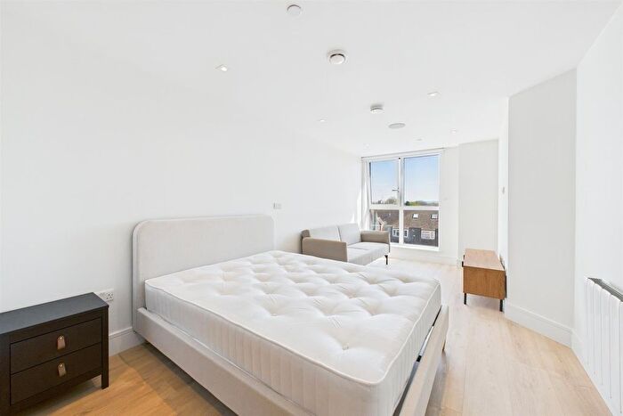 Studio To Rent In Coombe Hill House, London, SW20