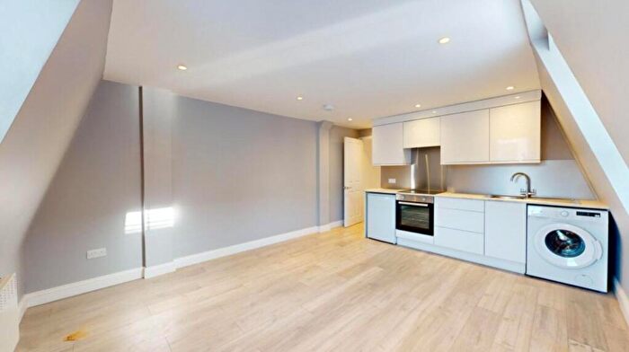 1 Bedroom Property To Rent In St Georges Road, Golders Green, London, NW11
