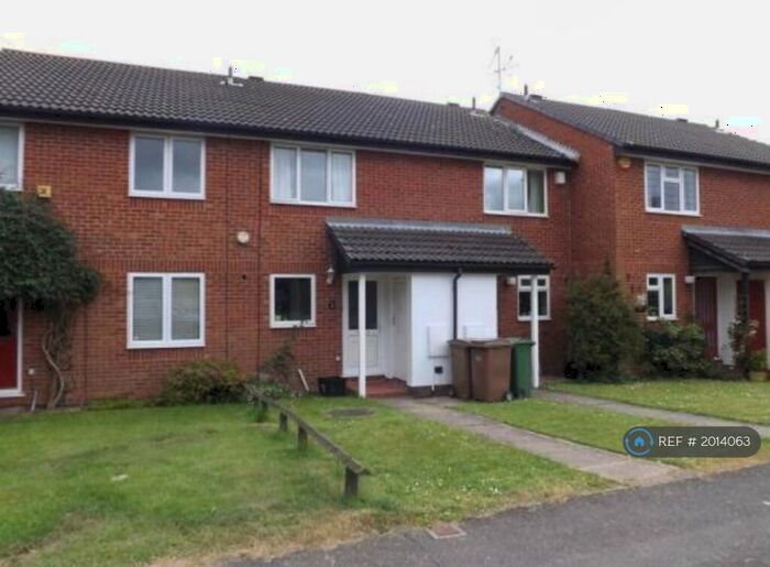 2 Bedroom Terraced House To Rent In Bushmead Road, Luton, LU2