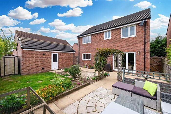 4 Bedroom Detached House For Sale In Greenfields, Ulleskelf, Tadcaster, LS24
