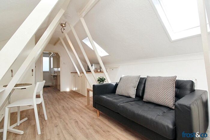 Terraced House To Rent In Parkstone Heights, Lower Parkstone, BH14