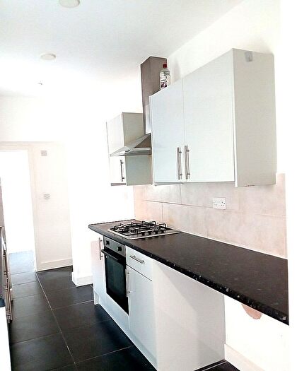 4 Bedroom Terraced House To Rent In Beatrice Road, Leicester, LE3