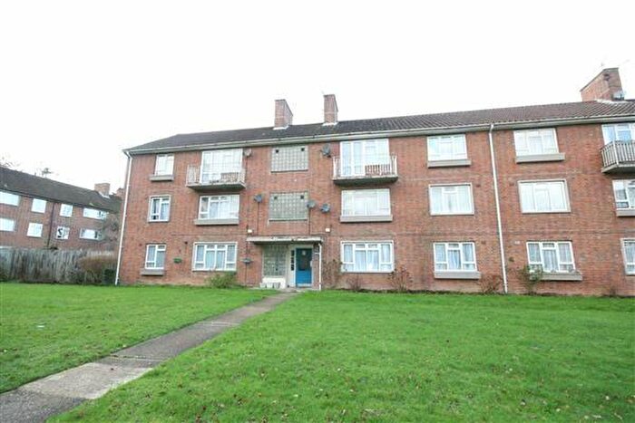 2 Bedroom Flat To Rent In Milman Close, Pinner, HA5