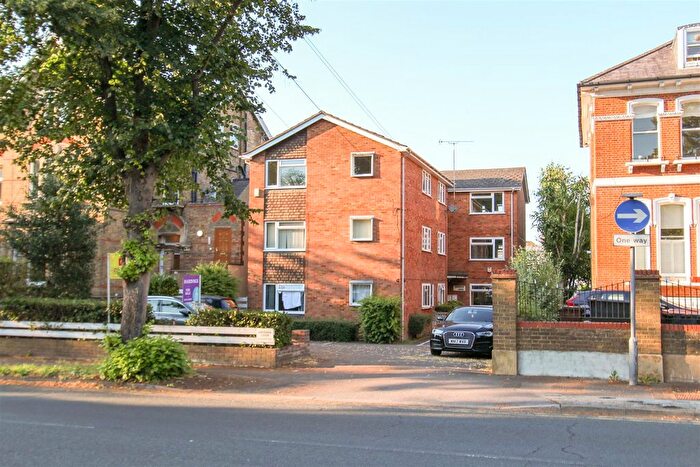 2 Bedroom Flat To Rent In Osborne Road, Windsor, SL4