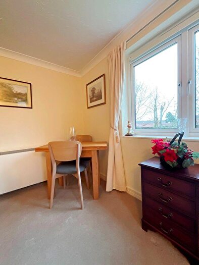 2 Bedroom Flat For Sale In Chase Close, Birkdale, Southport, PR8