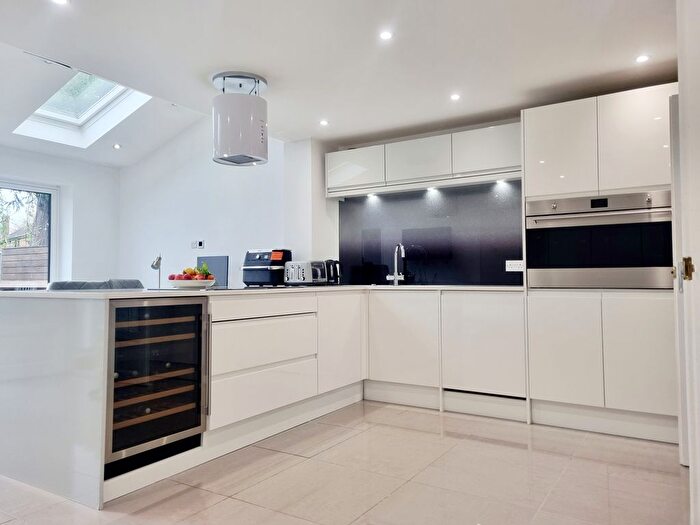 3 Bedroom Semi Detached House For Sale In Meadow Road, Watford, WD25