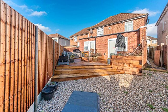 6 Bedroom Terraced House For Sale In Ovesden Avenue, Harrow, HA2