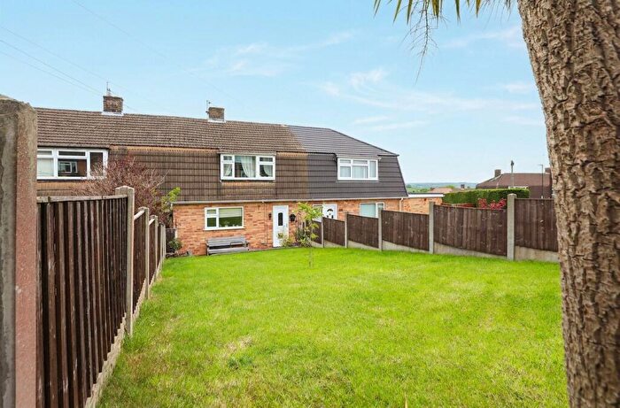 3 Bedroom Terraced House For Sale In Houldsworth Drive, Chesterfield, S41