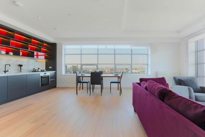2 Bedroom Flat For Sale In Kent Building, Hope Street, London, E14