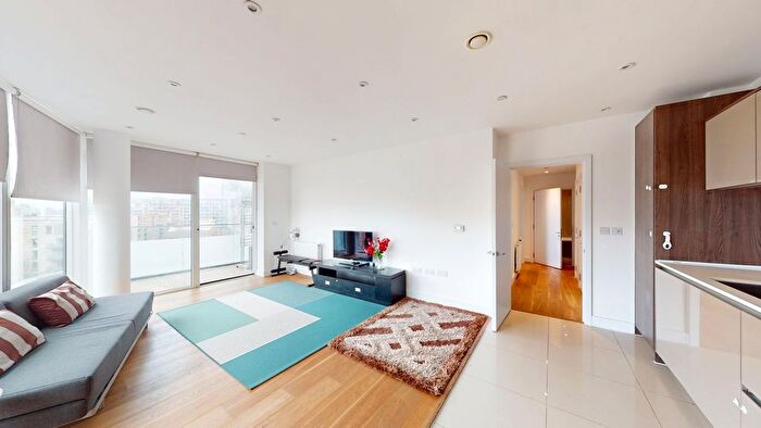 2 Bedroom Flat To Rent In Peartree Way, London, SE10