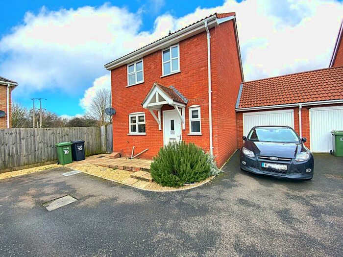 3 Bedroom Link Detached House To Rent In Piebald Close, Downham Market, Downham Market, PE38