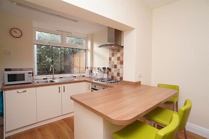 4 Bedroom Terraced House To Rent In Duncan Road, Sheffield, S10