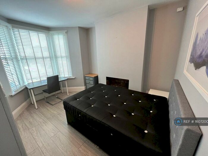 5 Bedroom Terraced House To Rent In Newfoundland Road, Cardiff, CF14