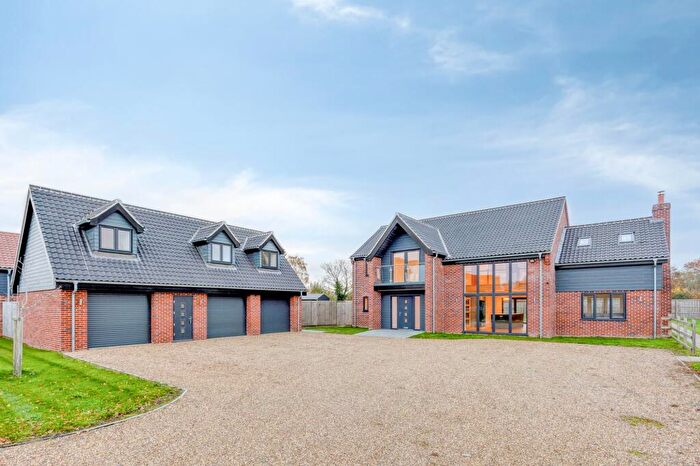 5 Bedroom Detached House For Sale In Beeston, PE32