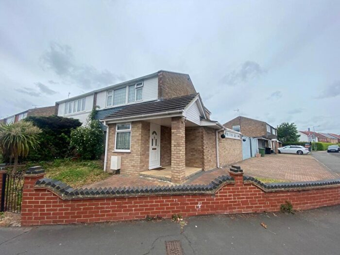 4 Bedroom Terraced House To Rent In Lee Chapel North, Basildon, SS15