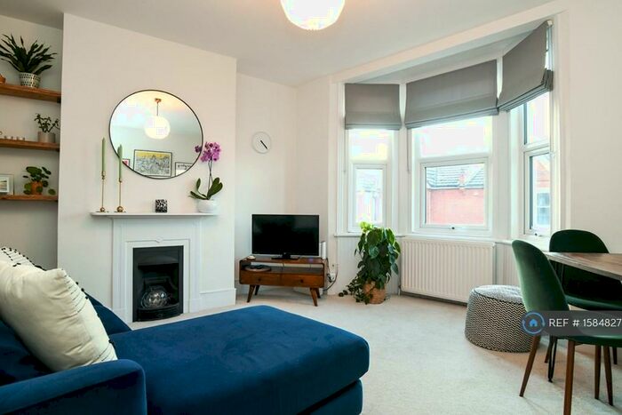 1 Bedroom Flat To Rent In Payne Avenue, Hove, BN3