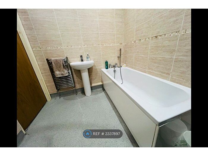 1 Bedroom Flat To Rent In Richardshaw Lane, Pudsey, LS28
