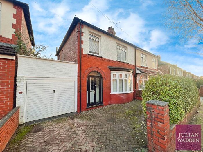 3 Bedroom Semi-Detached House For Sale In Ash Road, Denton, Manchester, M34