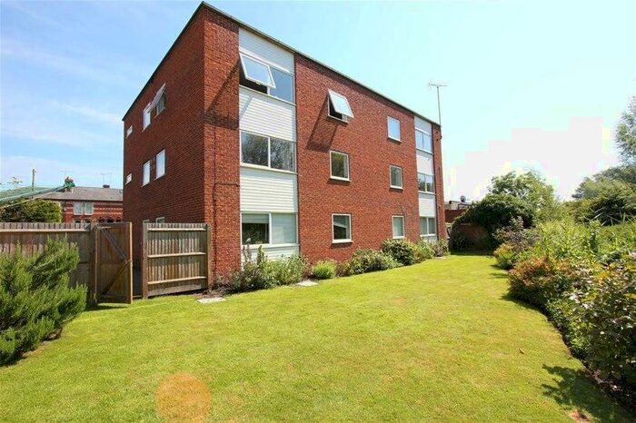 1 Bedroom Flat To Rent In Lower Luton Road, Harpenden, AL5